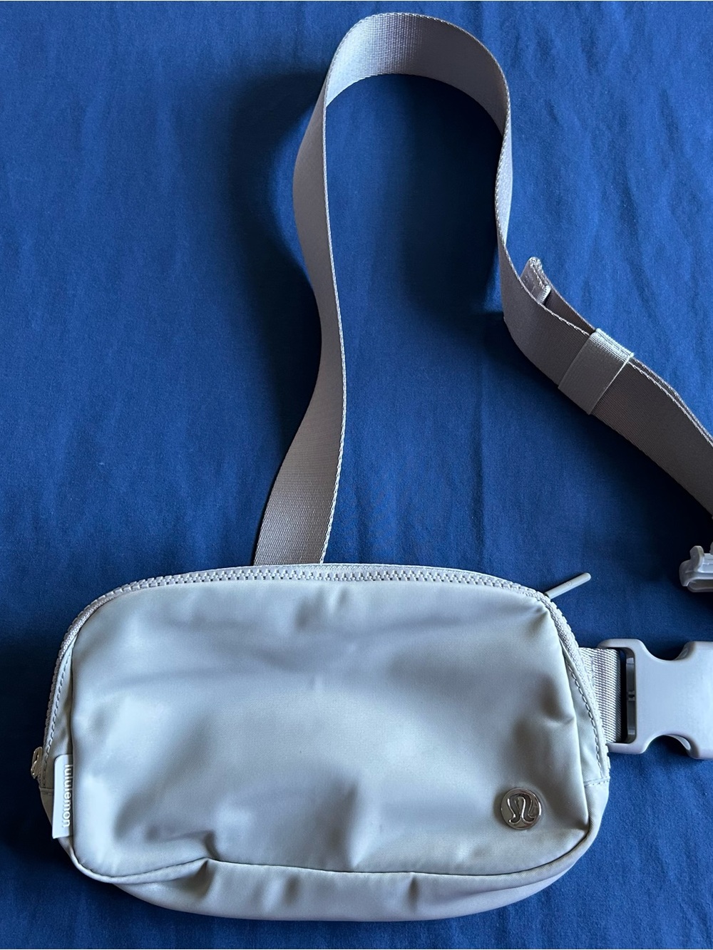 Lululemon Everywhere Belt Bag 1L grey color